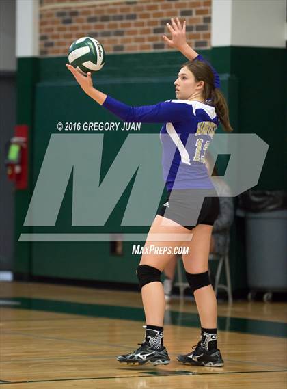 Thumbnail 2 in Hahnville @ Archbishop Chapelle (LHSAA Division I 2nd Round) photogallery.