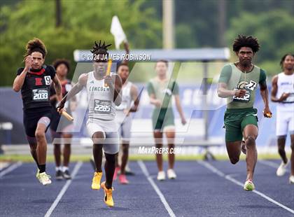Thumbnail 1 in FHSAA 3A Finals (4 x 100 Meter) photogallery.