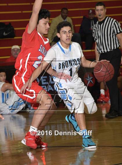 Thumbnail 2 in Clovis North vs. Saint Mary's (Father Kelly Tribute) photogallery.