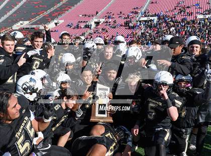 Thumbnail 2 in Desert Hills vs. Pine View (UHSAA 3AA Final) photogallery.