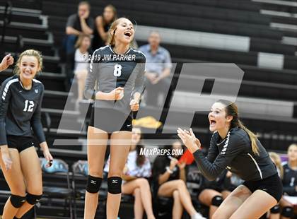 Thumbnail 3 in Hendrickson @ Vandegrift photogallery.