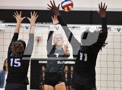 Thumbnail 3 in Hendrickson @ Vandegrift photogallery.
