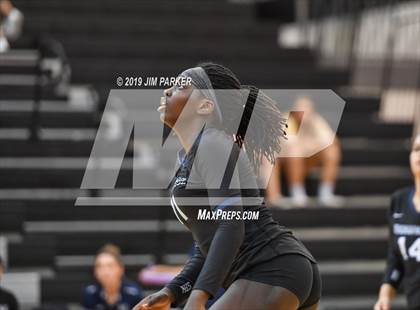 Thumbnail 1 in Hendrickson @ Vandegrift photogallery.