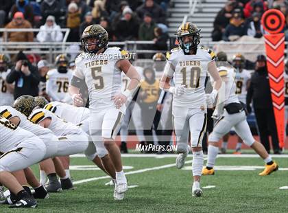 Thumbnail 1 in Northwestern Lehigh vs Avonworth (PIAA 3A Championship) photogallery.