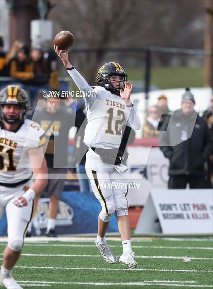 Thumbnail 3 in Northwestern Lehigh vs Avonworth (PIAA 3A Championship) photogallery.