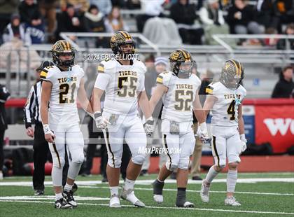 Thumbnail 3 in Northwestern Lehigh vs Avonworth (PIAA 3A Championship) photogallery.