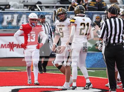 Thumbnail 3 in Northwestern Lehigh vs Avonworth (PIAA 3A Championship) photogallery.
