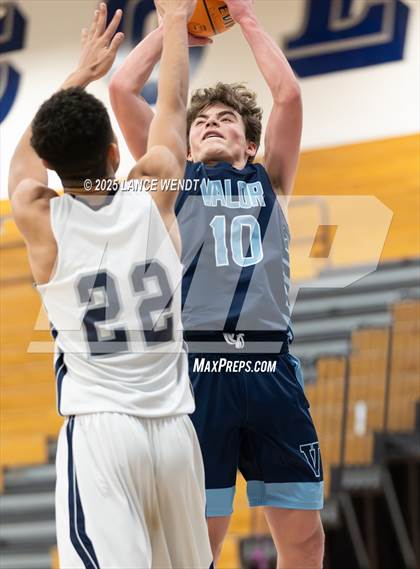 Thumbnail 2 in Valor Christian @ Columbine photogallery.