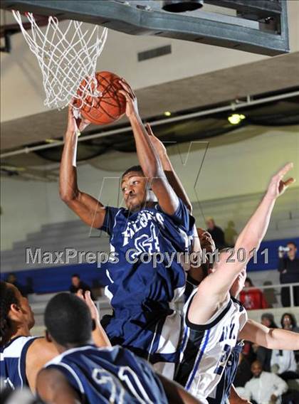 Thumbnail 3 in Farmington vs. Royal Oak photogallery.