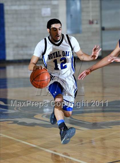 Thumbnail 2 in Farmington vs. Royal Oak photogallery.