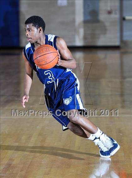 Thumbnail 3 in Farmington vs. Royal Oak photogallery.