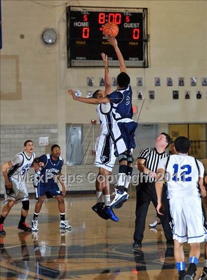 Thumbnail 2 in Farmington vs. Royal Oak photogallery.