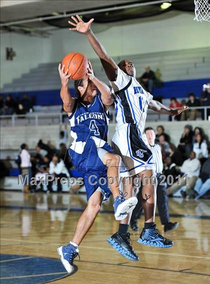 Thumbnail 1 in Farmington vs. Royal Oak photogallery.