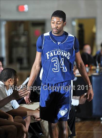 Thumbnail 1 in Farmington vs. Royal Oak photogallery.