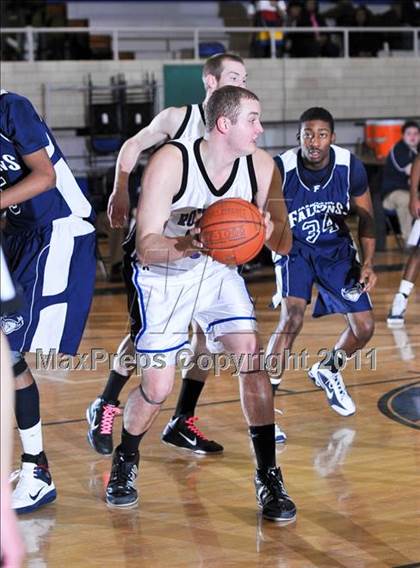 Thumbnail 3 in Farmington vs. Royal Oak photogallery.