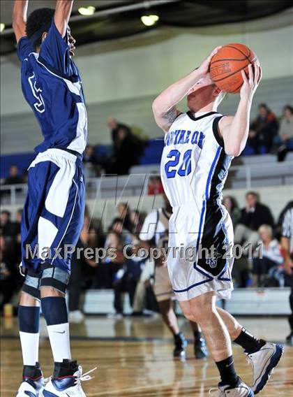 Thumbnail 1 in Farmington vs. Royal Oak photogallery.