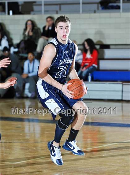 Thumbnail 3 in Farmington vs. Royal Oak photogallery.