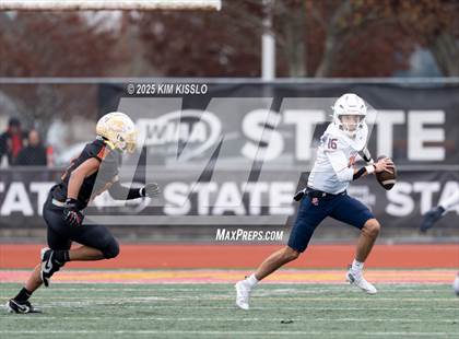 Thumbnail 2 in Eastside Catholic vs. Mount Tahoma (WIAA 3A Semifinal) photogallery.