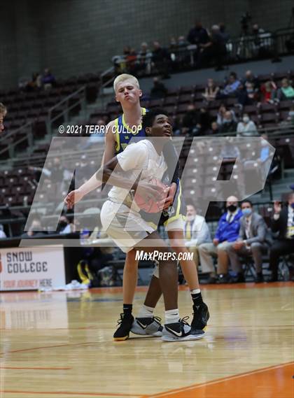 Thumbnail 3 in Parowan vs. Layton Christian Academy (UHSAA 2A Semifinal) photogallery.