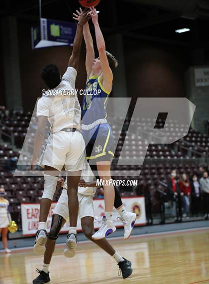 Thumbnail 1 in Parowan vs. Layton Christian Academy (UHSAA 2A Semifinal) photogallery.