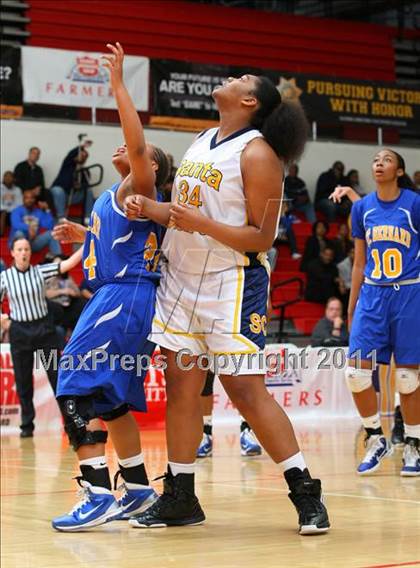 Thumbnail 1 in Santa Clara vs. St. Bernard (CIF SoCal D5 Regional Final) photogallery.