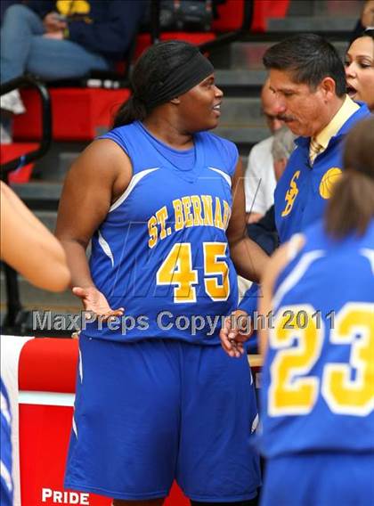 Thumbnail 2 in Santa Clara vs. St. Bernard (CIF SoCal D5 Regional Final) photogallery.