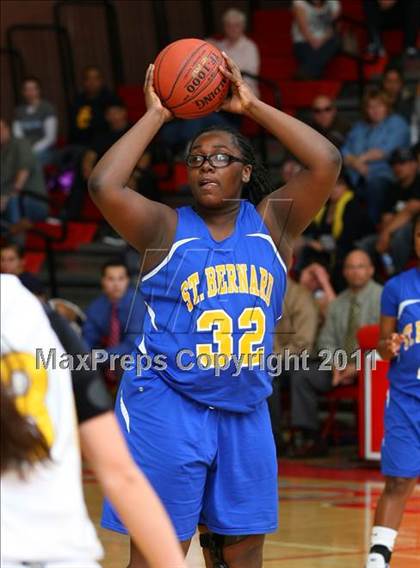 Thumbnail 1 in Santa Clara vs. St. Bernard (CIF SoCal D5 Regional Final) photogallery.