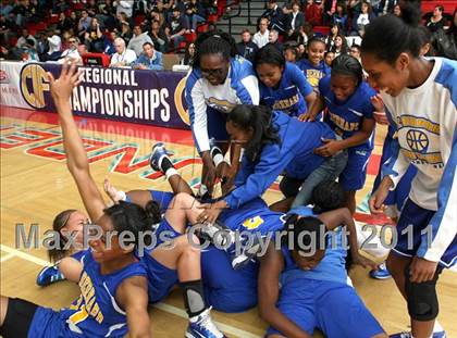 Thumbnail 2 in Santa Clara vs. St. Bernard (CIF SoCal D5 Regional Final) photogallery.