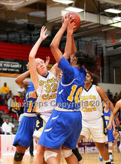 Thumbnail 1 in Santa Clara vs. St. Bernard (CIF SoCal D5 Regional Final) photogallery.