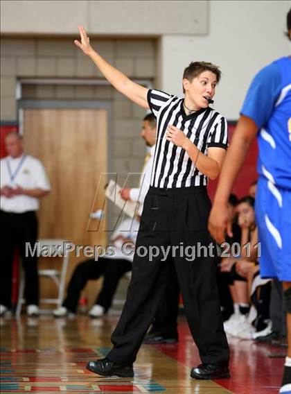 Thumbnail 2 in Santa Clara vs. St. Bernard (CIF SoCal D5 Regional Final) photogallery.