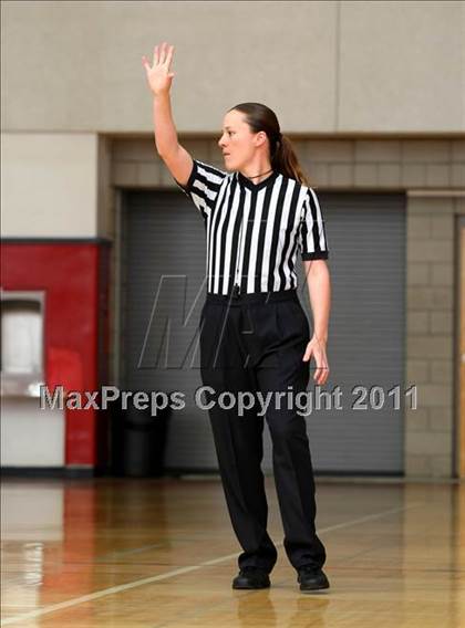 Thumbnail 3 in Santa Clara vs. St. Bernard (CIF SoCal D5 Regional Final) photogallery.