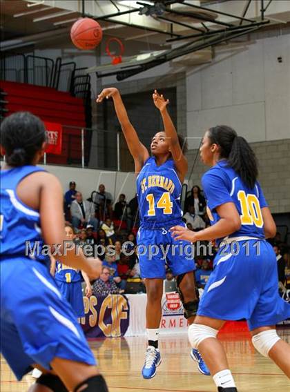 Thumbnail 3 in Santa Clara vs. St. Bernard (CIF SoCal D5 Regional Final) photogallery.