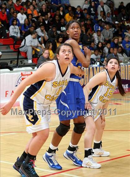 Thumbnail 2 in Santa Clara vs. St. Bernard (CIF SoCal D5 Regional Final) photogallery.