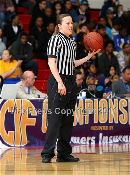 Thumbnail 2 in Santa Clara vs. St. Bernard (CIF SoCal D5 Regional Final) photogallery.