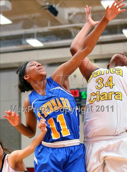 Thumbnail 2 in Santa Clara vs. St. Bernard (CIF SoCal D5 Regional Final) photogallery.