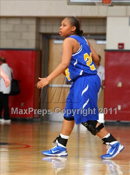 Thumbnail 2 in Santa Clara vs. St. Bernard (CIF SoCal D5 Regional Final) photogallery.