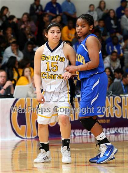 Thumbnail 2 in Santa Clara vs. St. Bernard (CIF SoCal D5 Regional Final) photogallery.