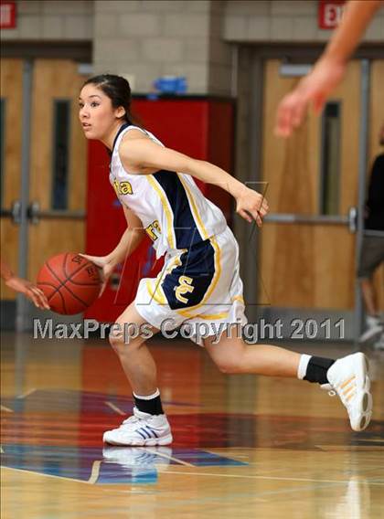 Thumbnail 3 in Santa Clara vs. St. Bernard (CIF SoCal D5 Regional Final) photogallery.