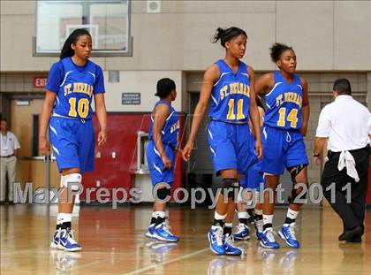 Thumbnail 3 in Santa Clara vs. St. Bernard (CIF SoCal D5 Regional Final) photogallery.