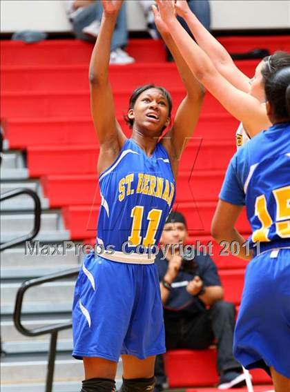 Thumbnail 3 in Santa Clara vs. St. Bernard (CIF SoCal D5 Regional Final) photogallery.