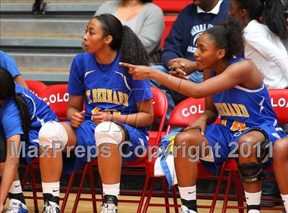 Thumbnail 3 in Santa Clara vs. St. Bernard (CIF SoCal D5 Regional Final) photogallery.