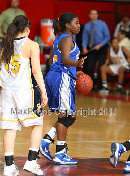 Thumbnail 1 in Santa Clara vs. St. Bernard (CIF SoCal D5 Regional Final) photogallery.