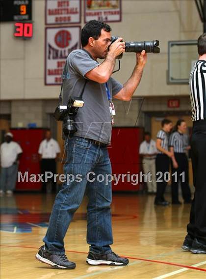 Thumbnail 2 in Santa Clara vs. St. Bernard (CIF SoCal D5 Regional Final) photogallery.