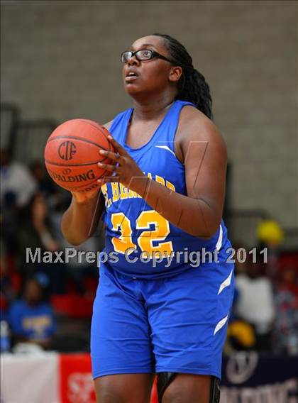 Thumbnail 2 in Santa Clara vs. St. Bernard (CIF SoCal D5 Regional Final) photogallery.