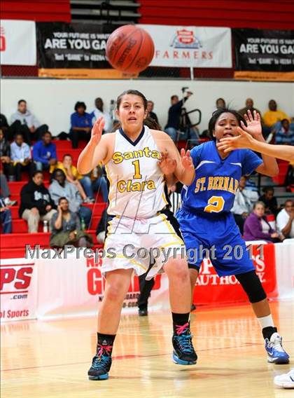 Thumbnail 1 in Santa Clara vs. St. Bernard (CIF SoCal D5 Regional Final) photogallery.
