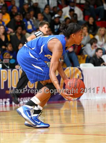 Thumbnail 3 in Santa Clara vs. St. Bernard (CIF SoCal D5 Regional Final) photogallery.