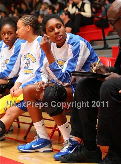 Thumbnail 3 in Santa Clara vs. St. Bernard (CIF SoCal D5 Regional Final) photogallery.