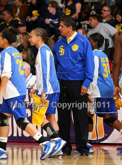 Thumbnail 1 in Santa Clara vs. St. Bernard (CIF SoCal D5 Regional Final) photogallery.