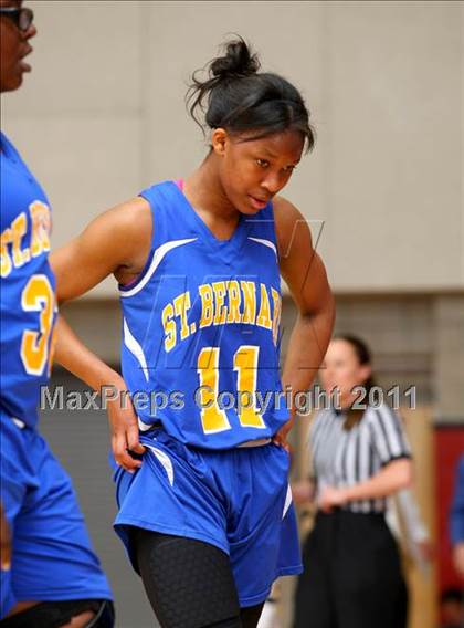 Thumbnail 1 in Santa Clara vs. St. Bernard (CIF SoCal D5 Regional Final) photogallery.