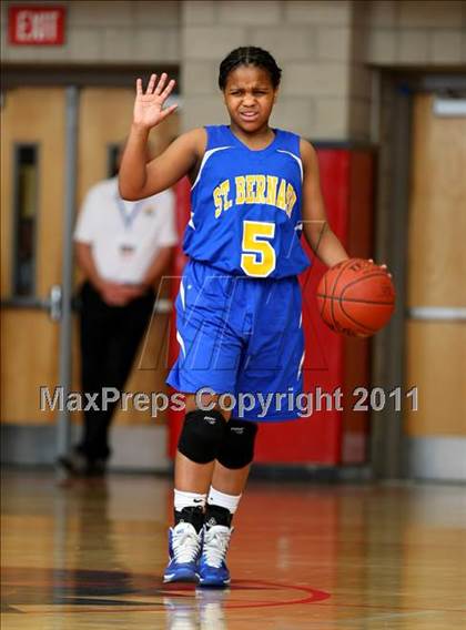 Thumbnail 1 in Santa Clara vs. St. Bernard (CIF SoCal D5 Regional Final) photogallery.